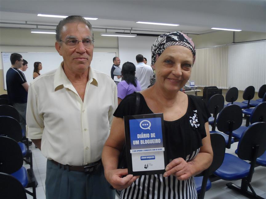 Público presente na noite de autógrafos