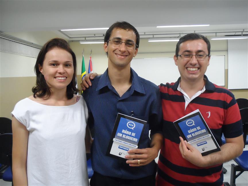 Público presente na noite de autógrafos